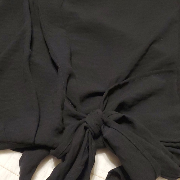 Faux wrap top - Picture 3 of 3